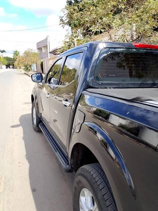 NISSAN FRONTIER 2.3 16V TURBO DIESEL SE CD 4X4 AUTOMÁTICO NISSAN FRONTIER 2.3 16V TURBO DIESEL SE CD 4X4 AUTOMÁTICO